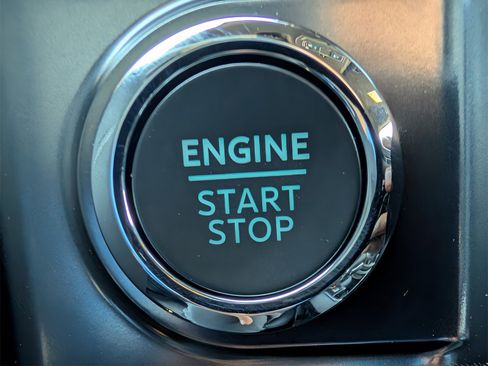 New 2025 Ford F150 Platinum w/ FX4 Off-Road Package image 25