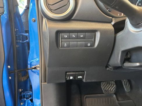 Used 2022 Nissan Versa S FWD image 16