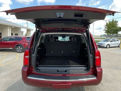 Used 2019 Chevrolet Suburban Premier image 12