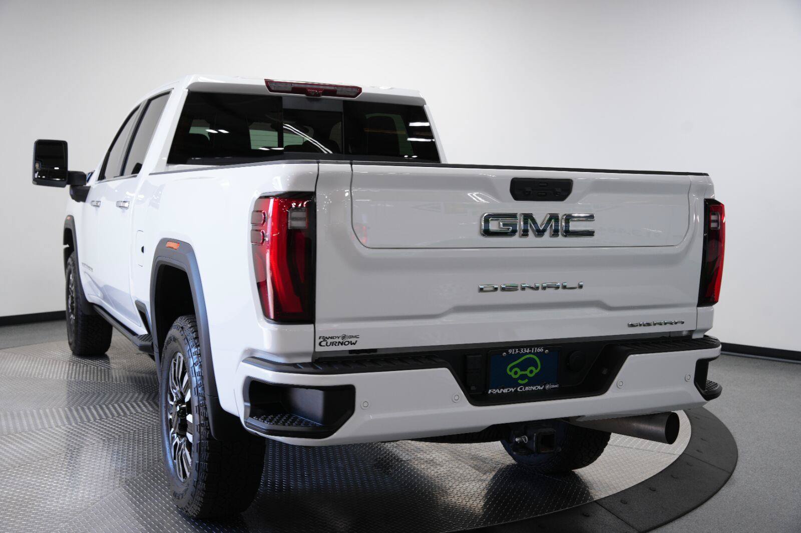 Used 2024 GMC Sierra 2500 Denali Ultimate AWD/4WD image 9