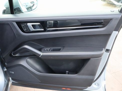 Used 2023 Porsche Cayenne GTS image 12