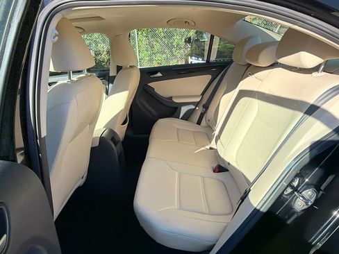 Used 2017 Volkswagen Jetta SEL FWD image 22