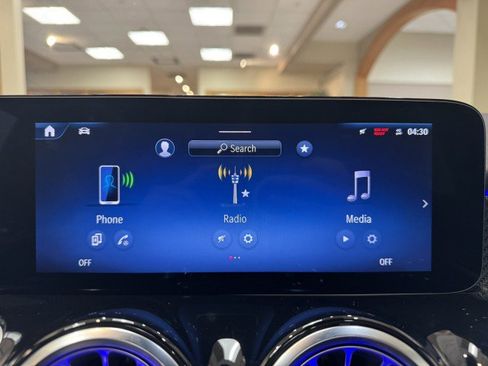 Used 2024 Mercedes-Benz GLB 250 image 10