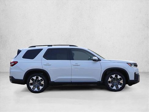 New 2026 Honda Pilot Touring image 4