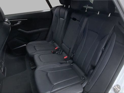 Used 2023 Audi Q8 Prestige w/ Prestige Package AWD/4WD image 20