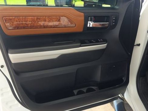 Used 2019 Toyota Tundra Platinum AWD/4WD image 10