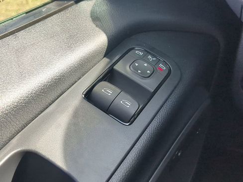 Used 2025 Mercedes-Benz Sprinter 2500 image 10