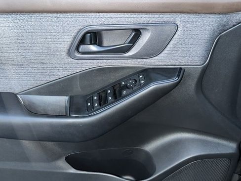 Certified 2023 Nissan Rogue S image 21