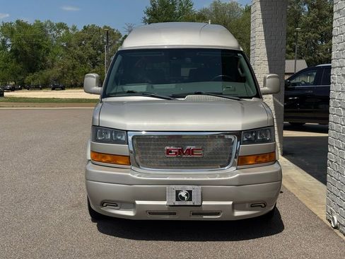 Used 2019 GMC Savana 2500 RWD image 21