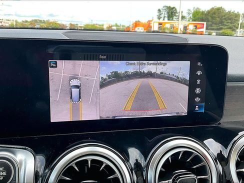 Certified 2023 Mercedes-Benz GLB 250 4MATIC image 27