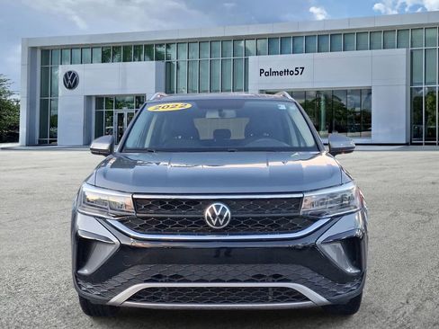 Certified 2022 Volkswagen Taos SE FWD image 2