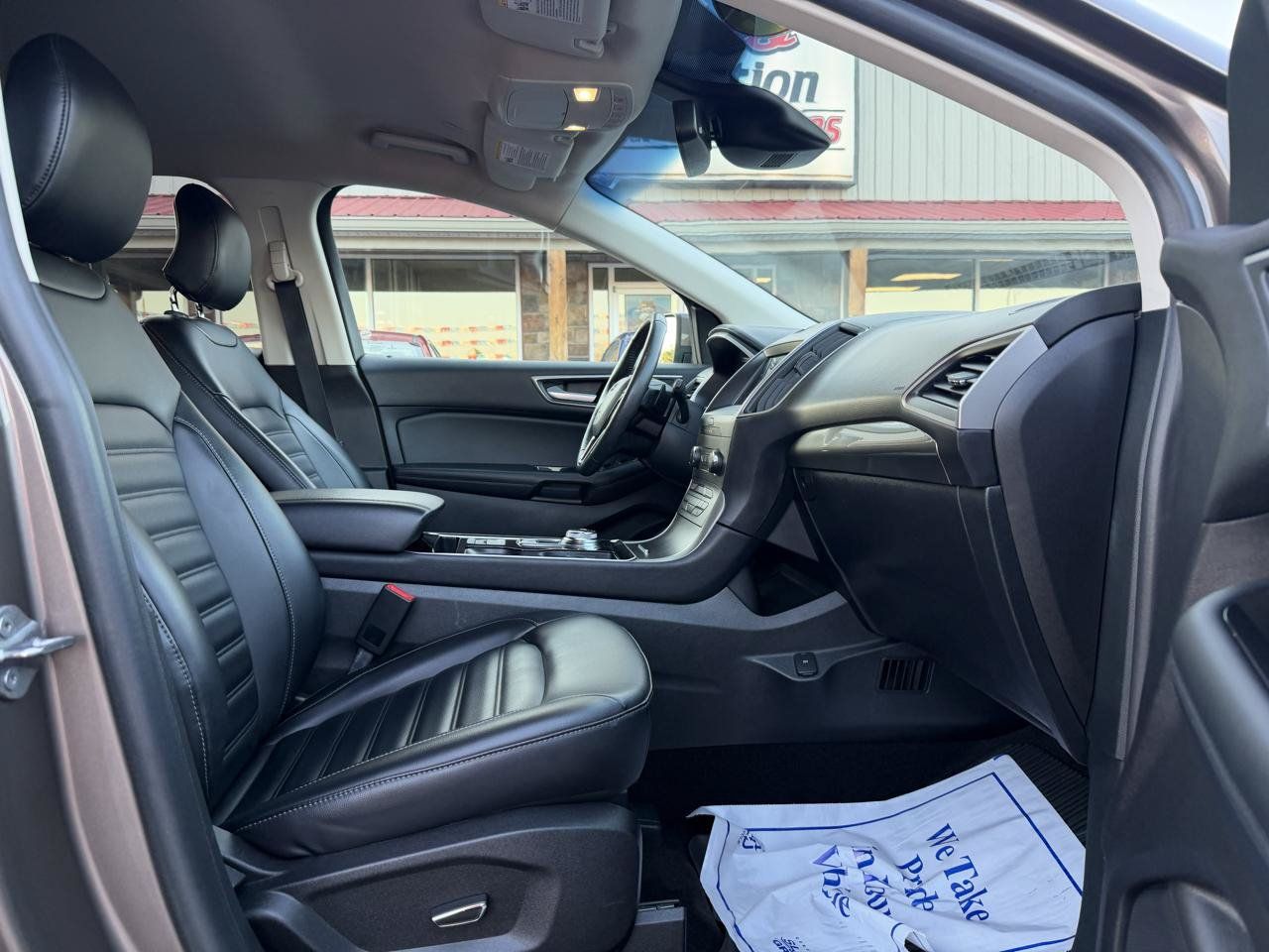 Used 2019 Ford Edge SEL w/ Cold Weather Package AWD/4WD image 23