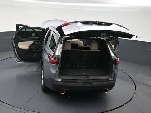 Used 2023 Chevrolet Traverse LS image 32