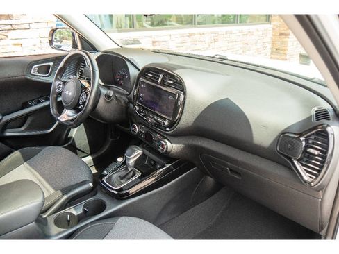 Used 2022 Kia Soul GT-Line FWD image 16
