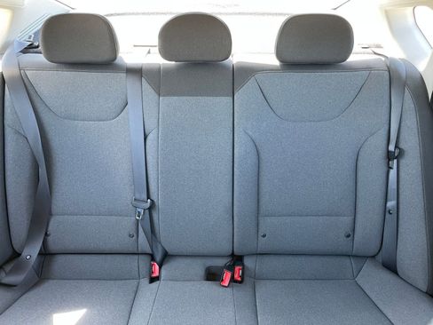 Used 2025 Kia K4 LXS image 38