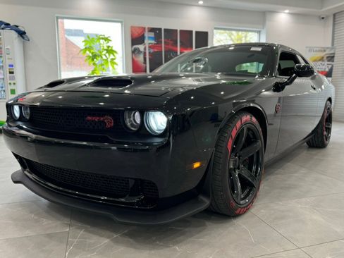 Used 2020 Dodge Challenger SRT Hellcat RWD image 3