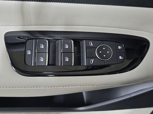 Certified 2025 Nissan Murano SV image 26