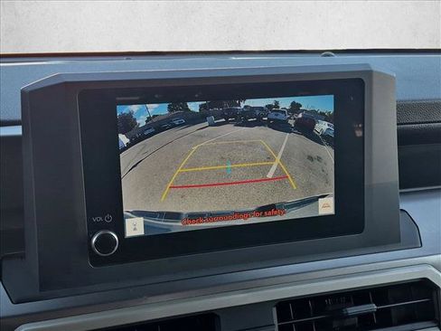 Certified 2025 Toyota Tacoma SR5 AWD/4WD image 14