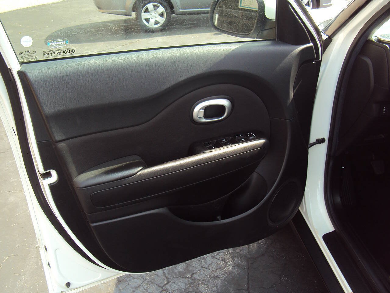 Used 2015 Kia Soul FWD image 9