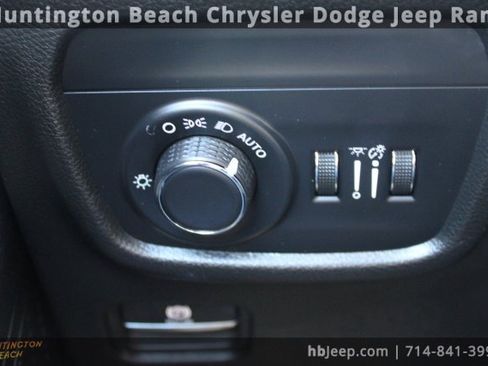 Used 2023 Jeep Grand Cherokee Altitude image 20
