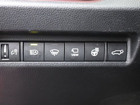 Used 2020 Toyota RAV4 Limited image 22