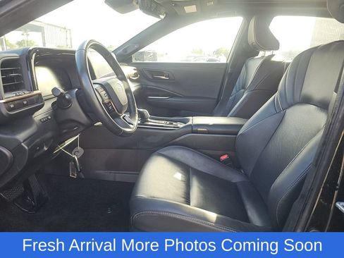 Used 2024 Toyota Crown Limited image 11