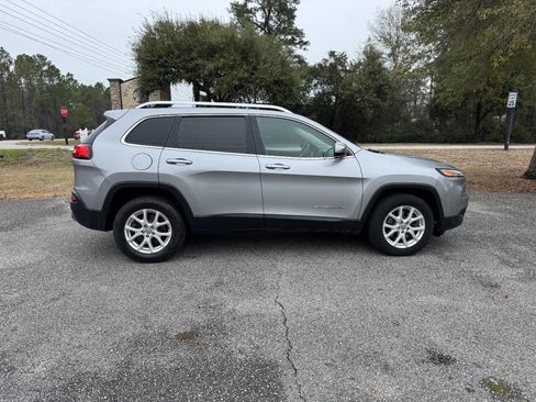 Used 2015 Jeep Cherokee Latitude image 7