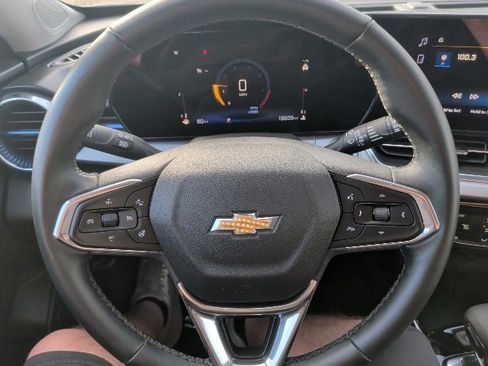 Certified 2025 Chevrolet Trax LT w/ LT Convenience Package image 25