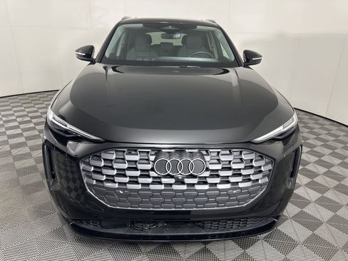 Used 2025 Audi Q5 Premium Plus w/ Premium Plus image 2