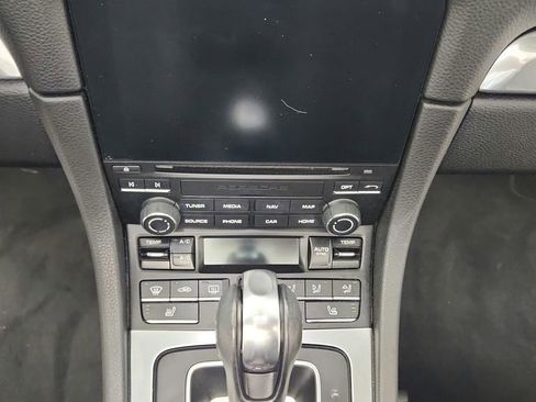 Used 2019 Porsche 718 Boxster RWD image 23