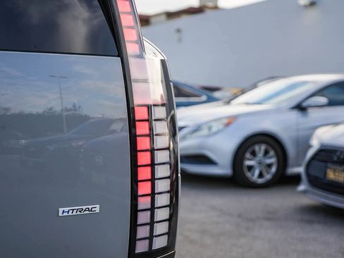 New 2026 Hyundai Ioniq 9 SE image 9