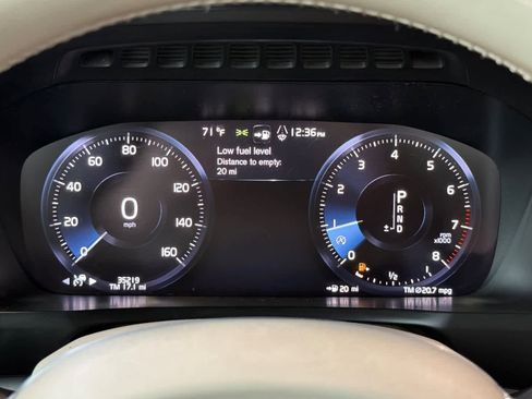 Used 2022 Volvo XC90 T5 Momentum w/ Protection Package image 28