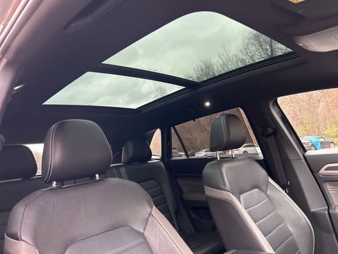 Used 2021 Volkswagen Atlas Cross Sport SEL Premium image 15