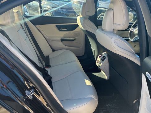 Used 2023 Mercedes-Benz C 300 4MATIC Sedan image 9