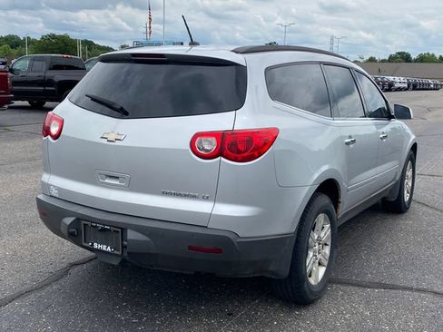 Used 2011 Chevrolet Traverse LT w/ Personal Connectivity Package FWD image 2