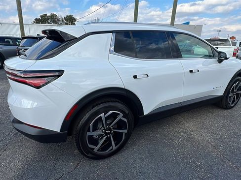 New 2026 Chevrolet Equinox EV LT image 5