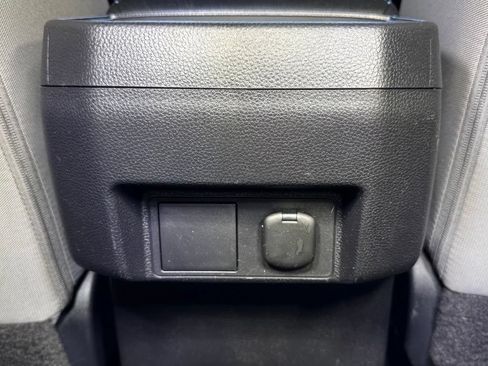 Used 2025 Toyota Tacoma SR5 AWD/4WD image 45