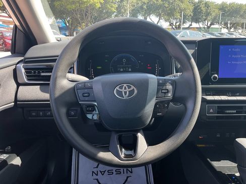 Used 2025 Toyota Camry LE FWD image 36