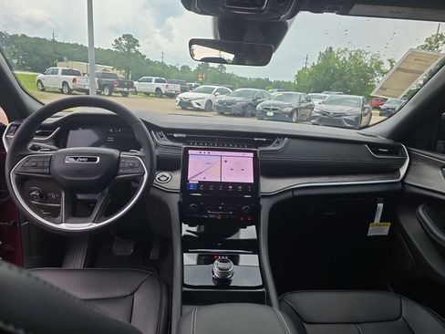 New 2025 Jeep Grand Cherokee L Limited w/ Black Appearance Package image 33