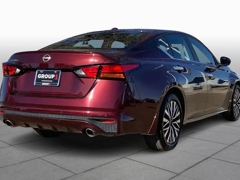 Used 2024 Nissan Altima 2.5 SV w/ SV Premium Package image 12