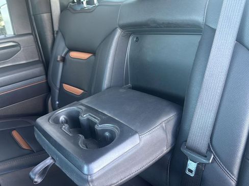 Used 2025 GMC Sierra 2500 AT4 image 17