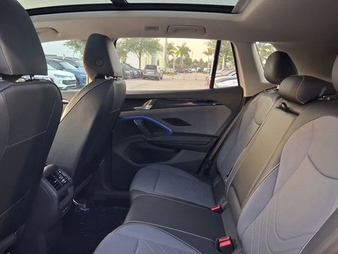 New 2026 Volkswagen Tiguan SE FWD image 5