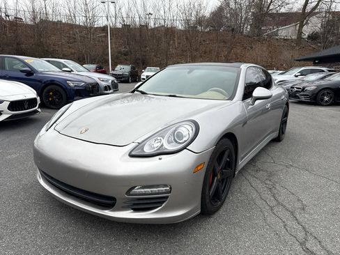 Used 2012 Porsche Panamera S image 2