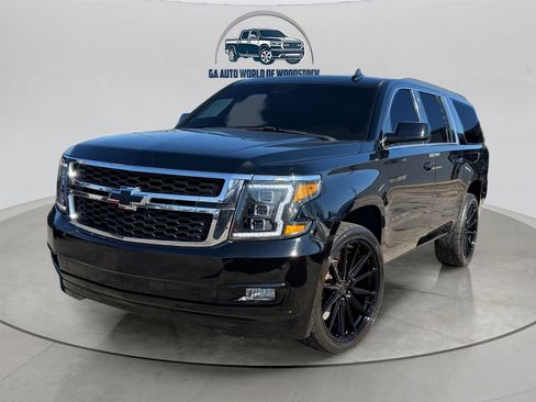 Used 2020 Chevrolet Suburban LT image 2
