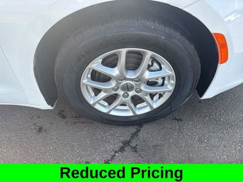 Used 2023 Chrysler Voyager LX FWD image 40