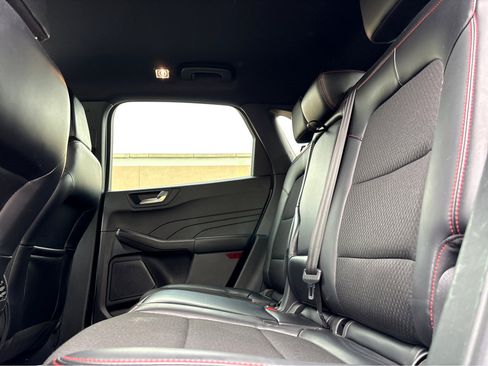 Used 2025 Ford Escape ST-Line FWD image 18