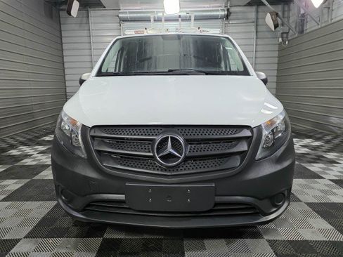 Used 2022 Mercedes-Benz Metris image 3