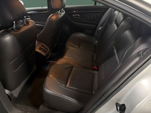Used 2016 Ford Taurus Limited FWD image 13