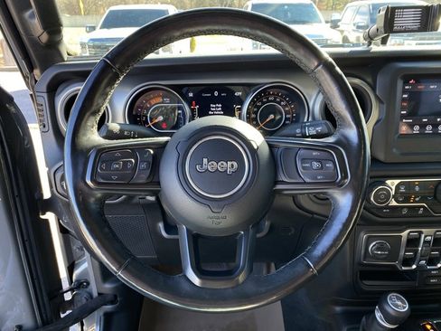Used 2021 Jeep Gladiator Sport image 13