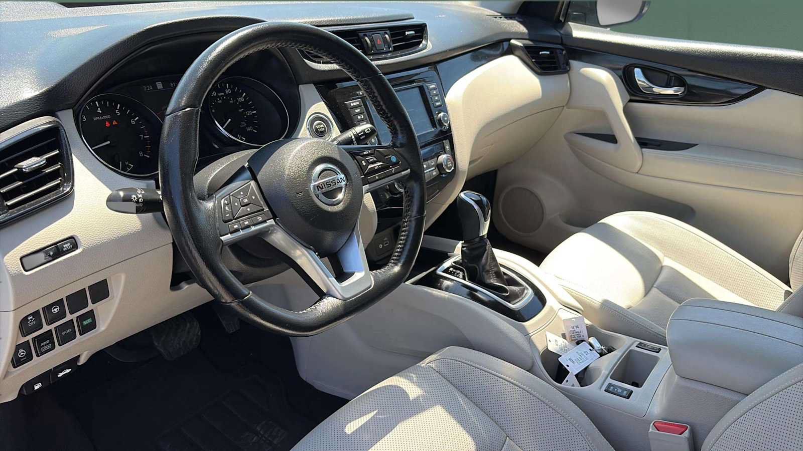 Used 2022 Nissan Rogue Sport SL AWD/4WD image 12
